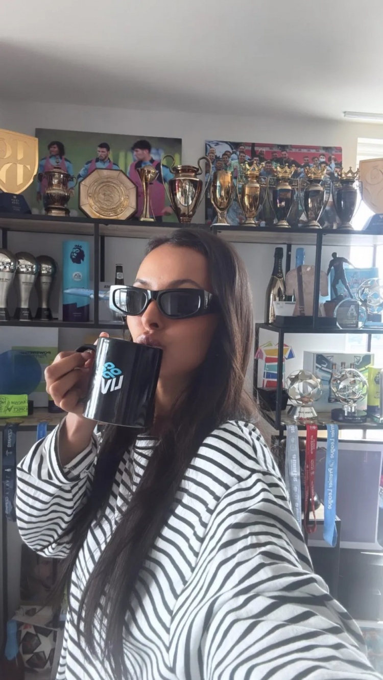 鲁本, 玛雅身后陈, msn