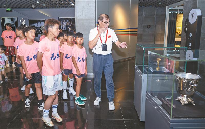 熙盛源特别, 帮助学校的 熙盛源特别, 帮助学校的