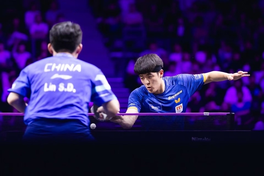 om, 能赢, 首局双方就