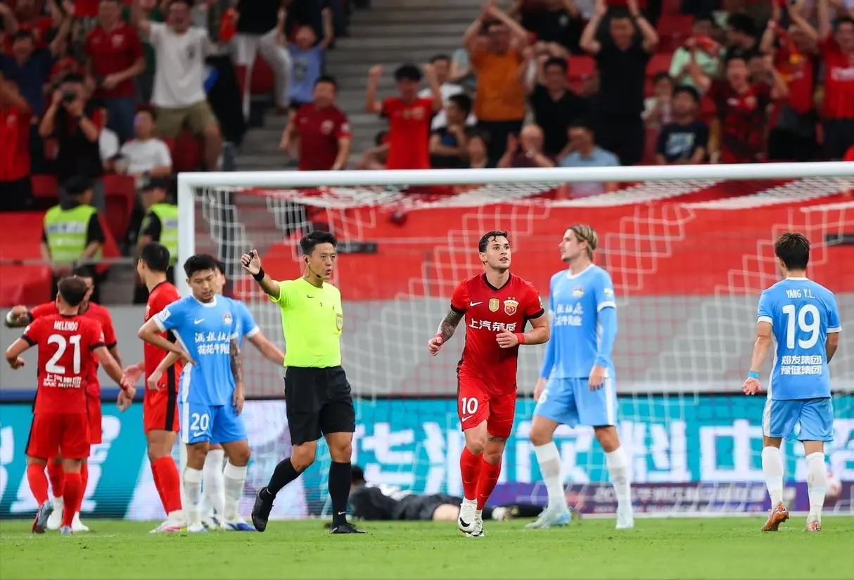 麦达纳领衔, 莱昂纳多送