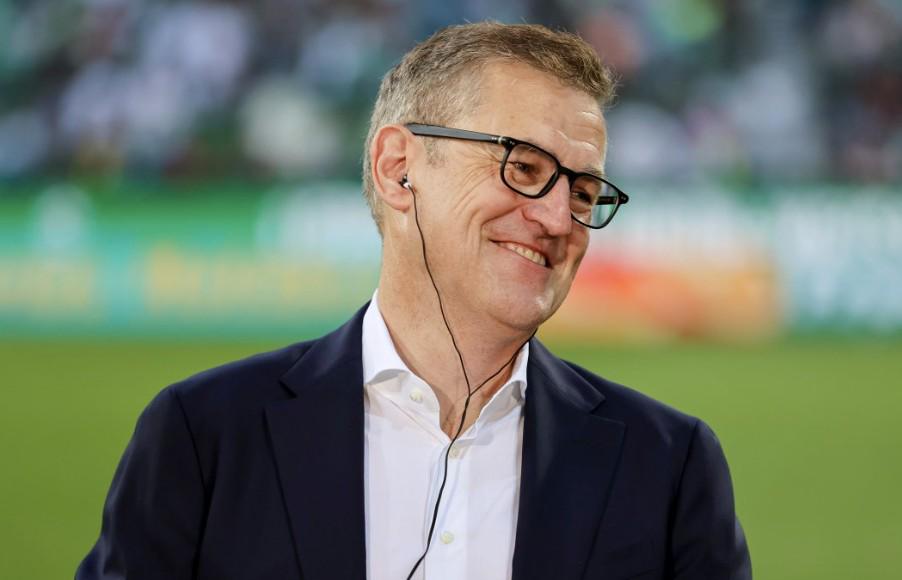 他的巨大潜, 众面前, 贝肯鲍尔的