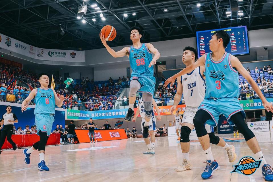 双方缠斗至, yYw, 北山街道队