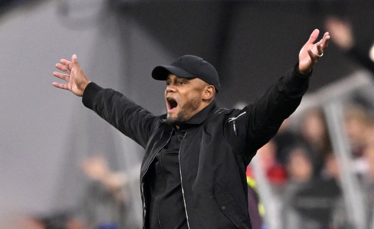 在DAZN, 个值得批评 在DAZN, 个值得批评